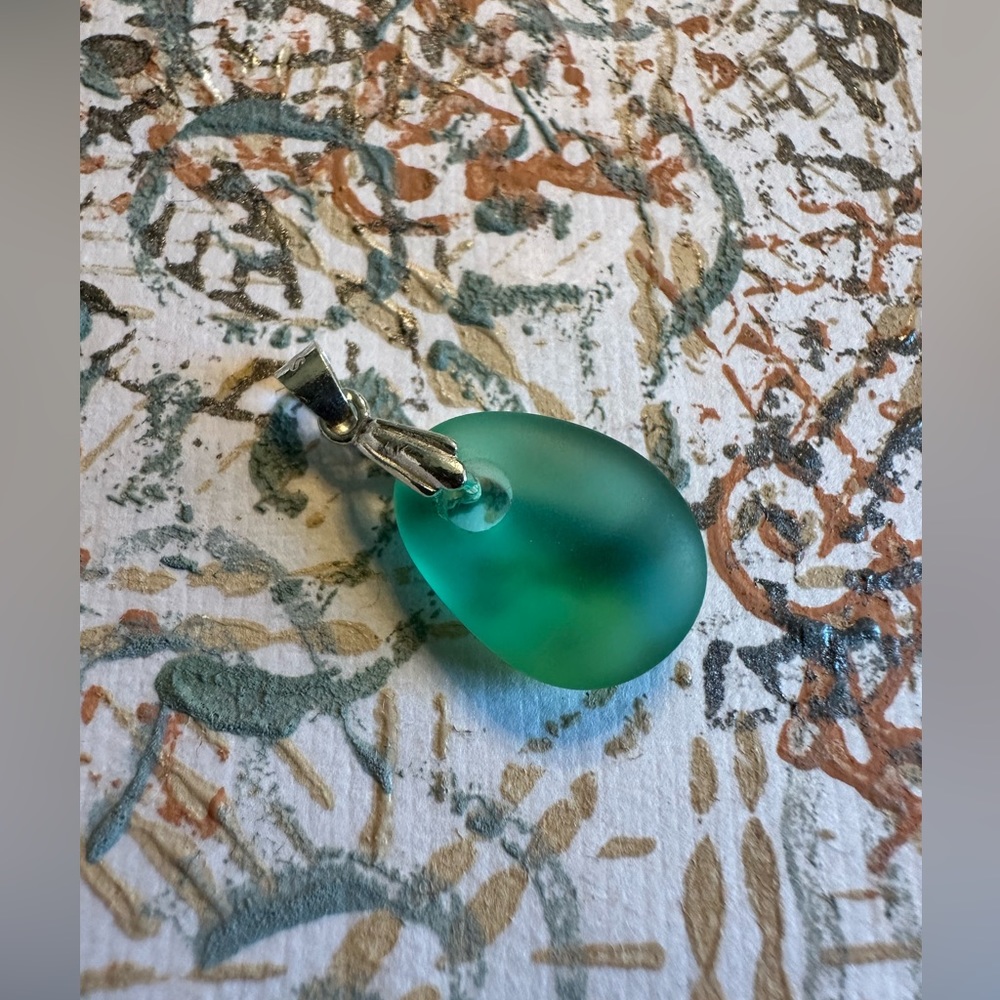 ARTISAN Green Sea Glass Sterling Silver Pendant 1” Overall Length - Picture 3 of 4